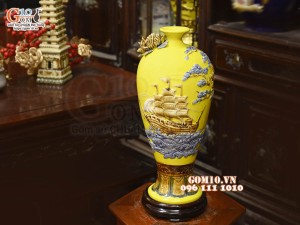 Mai bình Thuận Buồm Xuôi Gió đắp nổi, nền vàng, cao 50cm