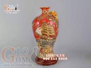 Mai bình Thuận Buồm Xuôi Gió đắp nổi vẽ vàng 24k, nền đỏ - cao 55cm