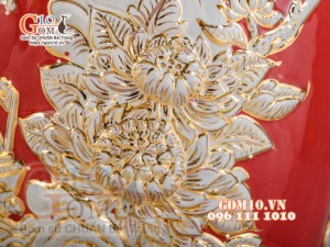 Mai bình Thuận Buồm Xuôi Gió trắng đắp nổi vẽ vàng 24k, nền đỏ - cao 52cm