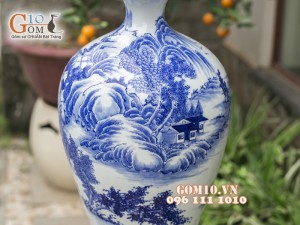 Mai bình vẽ tay men lam dáng đùi dế cảnh sơn thủy 51cm