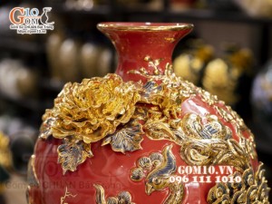 Mai bình vẽ vàng, nền đỏ đắp nổi Chim hoa, cao 52cm