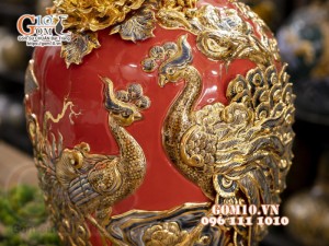 Mai bình vẽ vàng, nền đỏ đắp nổi Chim hoa, cao 52cm