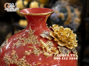 Mai bình vẽ vàng, nền đỏ đắp nổi Chim hoa, cao 52cm