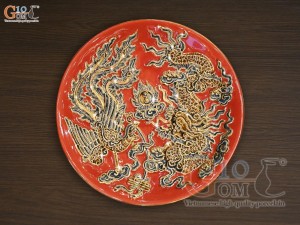 Mâm bồng men màu đắp nổi Rồng Phượng Như Ý nền đỏ vẽ vàng 24k, đường kính 30cm