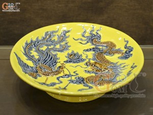 Mâm bồng men màu đắp nổi Rồng Phượng Như Ý nền vàng, đường kính 28cm