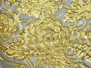 Mâm bồng men rạn đắp nổi hoa Sen Cát Tường dát vàng 24k, đường kính 30cm