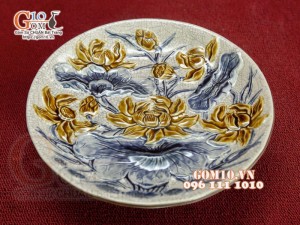 Mâm bồng men rạn đắp nổi Sen Cát Tường, đường kính 20cm