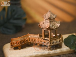 Mô hình gốm Đền Cầu, dài 16cm