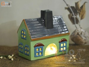 Mô hình ngôi nhà nhỏ nhiều màu sắc, 15x7cm (Ngẫu nhiên các mẫu)