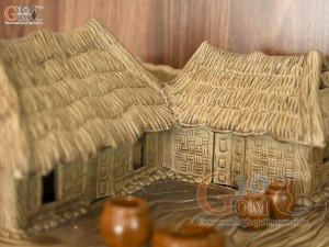 Mô hình nhà gốm mái tranh, 30x32cm