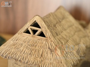 Mô hình nhà gốm mái tranh, 30x32cm