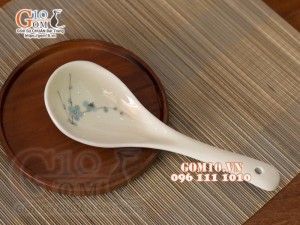 Thìa canh men kem vẽ hoa Đào xanh