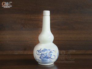 Nậm rượu 2 bầu men lam vẽ Sen Đại Cát, cao 18cm