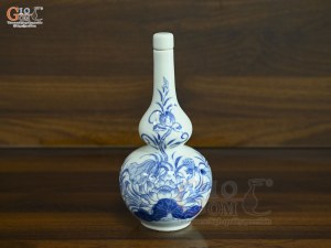Nậm rượu 2 bầu men lam vẽ Sen Đại Cát, cao 18cm