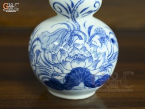 Nậm rượu 2 bầu men lam vẽ Sen Đại Cát, cao 18cm
