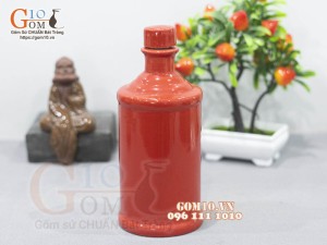 Nậm rượu dáng chai màu đỏ
