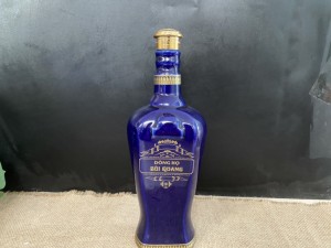 Nậm rượu dáng chai, màu xanh inlogo 750ml