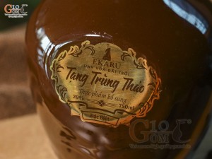 Nậm rượu dáng chivas men màu nâu, in logo