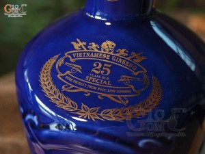 Nậm rượu dáng chivas men màu xanh, in logo