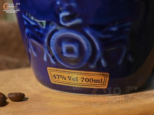 Nậm rượu dáng chivas men màu xanh, in logo