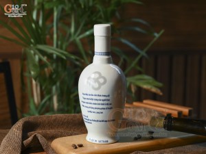 Nậm rượu dáng thon cao men trắng, in logo