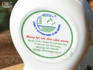 Nậm rượu dáng tròn cao men trắng, in logo