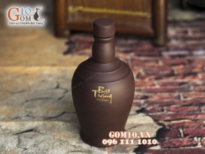 Nậm rượu gốm Bát Tràng dáng chai 0,8L