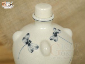 Nậm rượu men cổ vẽ chuồn kim, 250ml
