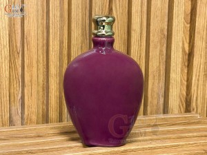 Nậm rượu men màu đỏ mận dáng dẹt, dung tích 500ml