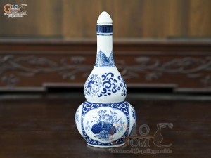 Nậm rượu men trắng họa tiết Tứ Cảnh Tài Lộc, cao 16cm