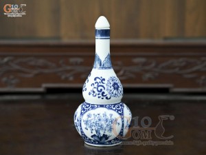 Nậm rượu men trắng họa tiết Tứ Cảnh Tài Lộc, cao 16cm