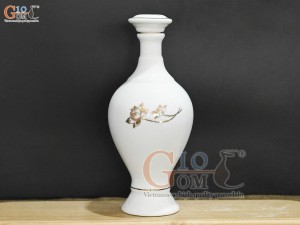 Nậm rượu thờ cúng men trắng họa tiết hoa Sen vàng kim