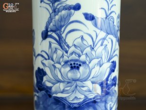 Ống hương chân quỳ men lam vẽ Sen Đại Cát, cao 23cm