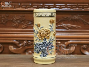 Ống hương men hoàng tộc đắp nổi Sen Cát Tường, cao 18cm
