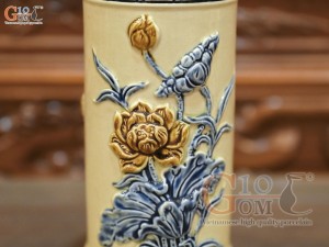 Ống hương men hoàng tộc đắp nổi Sen Cát Tường, cao 18cm