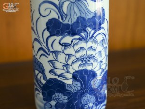 Ống hương men lam vẽ Sen Đại Cát, cao 20cm