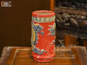 Ống hương men màu đắp nổi Rồng Như Ý nền đỏ, cao 18cm
