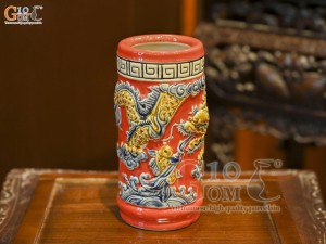 Ống hương men màu đắp nổi Rồng Như Ý nền đỏ, cao 18cm