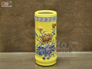 Ống hương men màu đắp nổi Sen Cát Tường nền vàng, cao 18cm