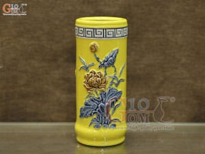 Ống hương men màu đắp nổi Sen Cát Tường nền vàng, cao 18cm