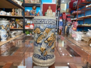 Ống hương men rạn đắp nổi Rồng Tài Vượng, cao 18cm