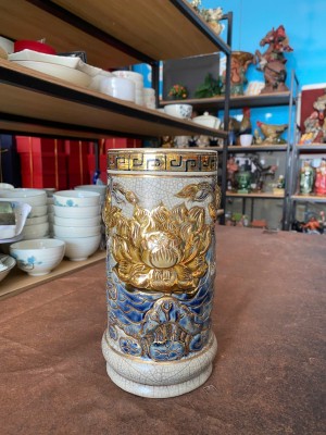 Ống hương men rạn đắp nổi Sen Tài Lộc vẽ vàng 24k, cao 23cm