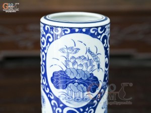 Ống hương men trắng họa tiết Tứ Cảnh Tài Lộc, cao 18cm