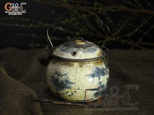 Quả điếu thắt men rạn cổ họa tiết Sơn Thủy, đường kính 11cm