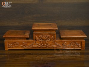 Tam cấp gỗ hương họa tiết Sen, 18cm