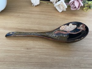 Thìa canh men hỏa biến gấm vàng khắc sen