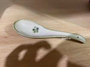 Thìa cơm men kem vẽ chuồn tre