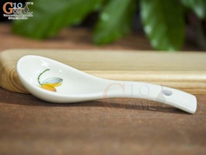 Thìa cơm men kem vẽ hoa Sen vàng