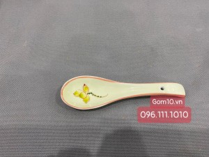 Thìa cơm men kem vẽ hoa sen vàng