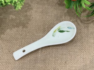 Thìa cơm men kem vẽ Trúc Chuồn